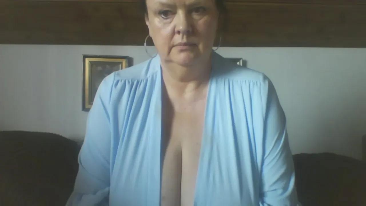 Offline TiffanyMilf on Cam4