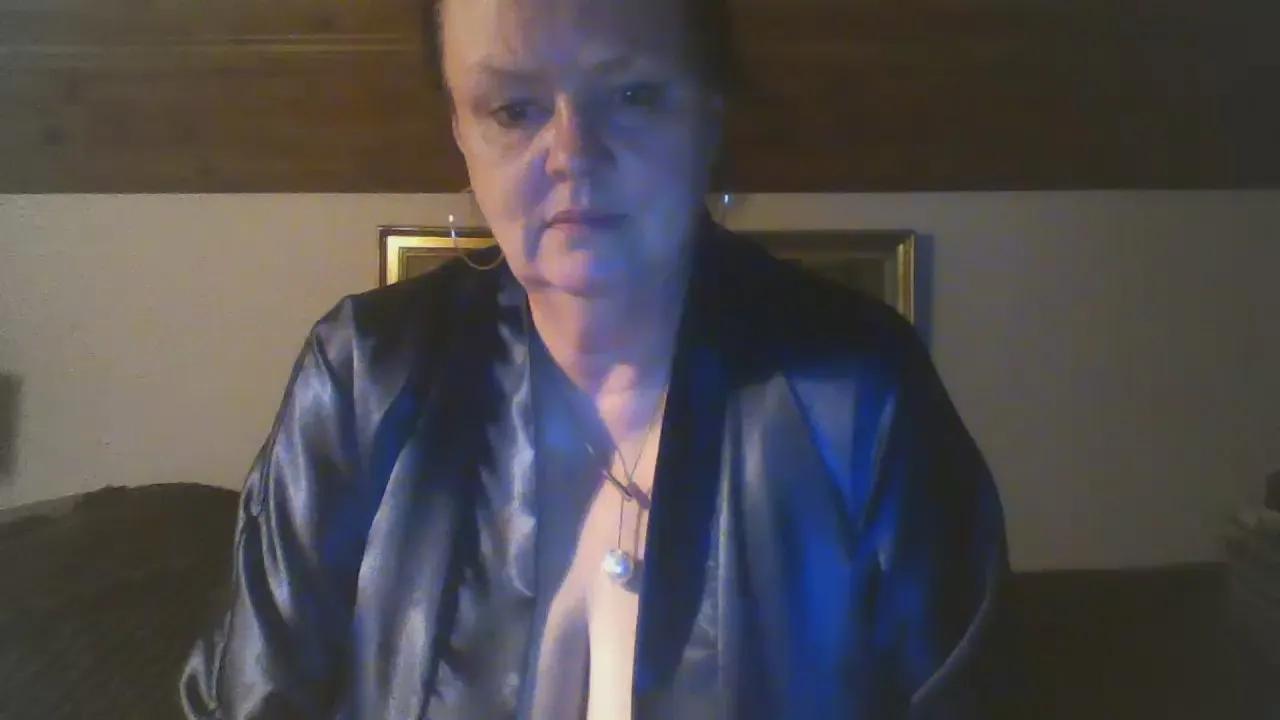 Offline TiffanyMilf on Cam4