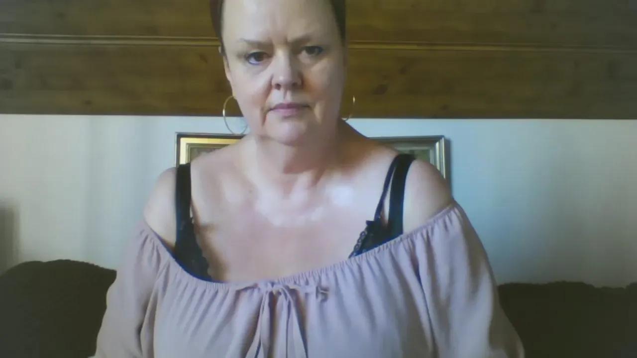 Offline TiffanyMilf on Cam4