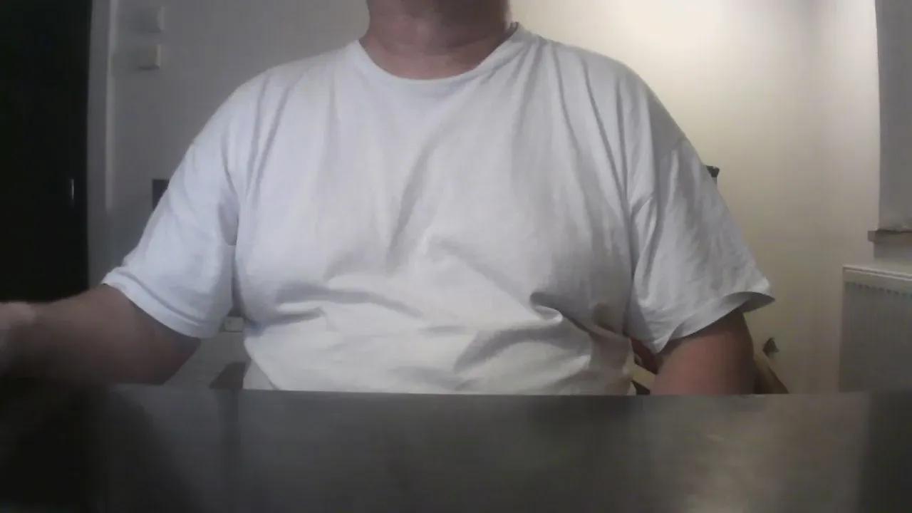 Offline tikolo on Cam4