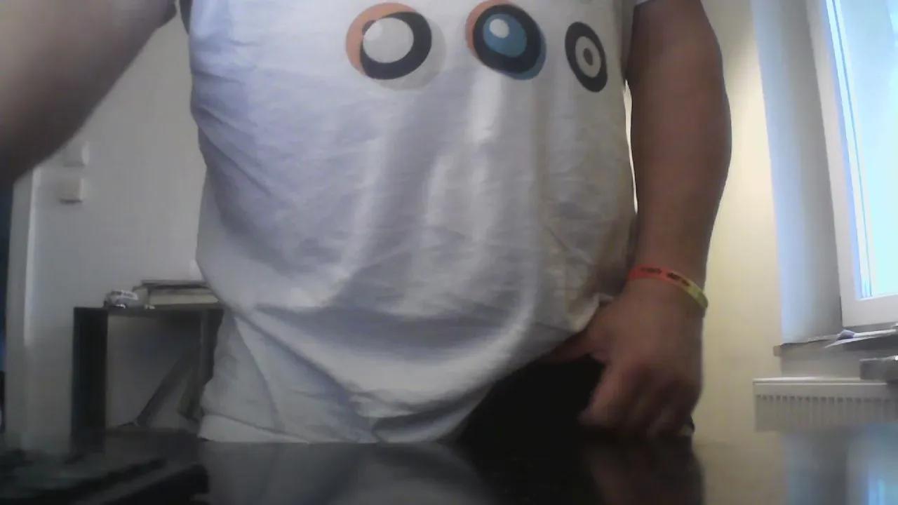 Offline tikolo on Cam4