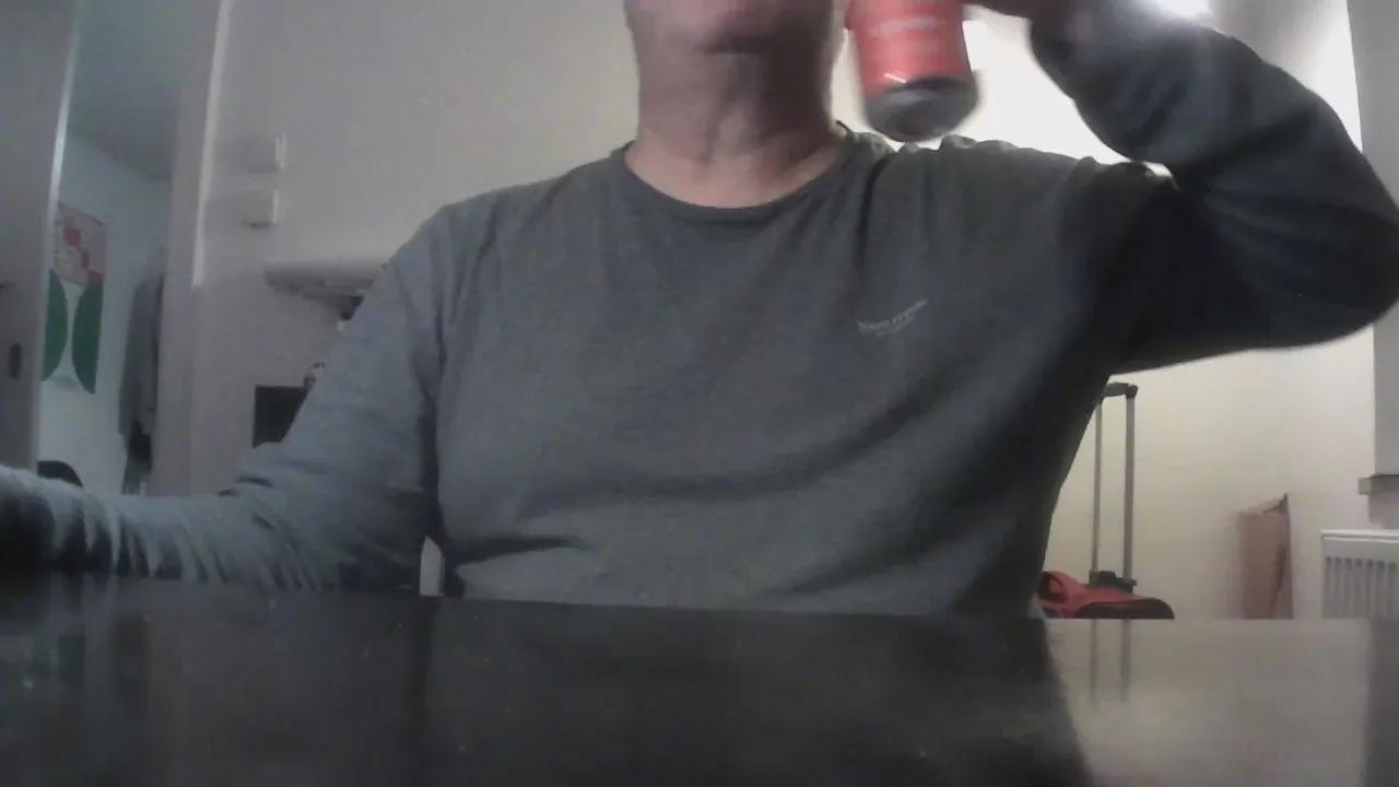 Offline tikolo on Cam4