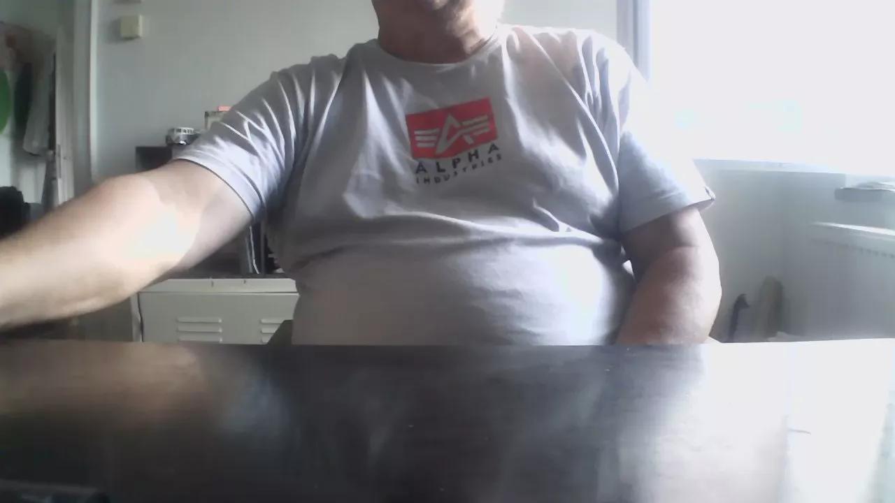 Offline tikolo on Cam4