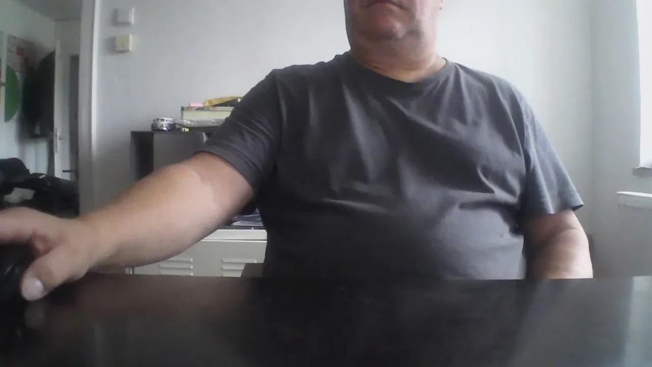 Offline tikolo on Cam4