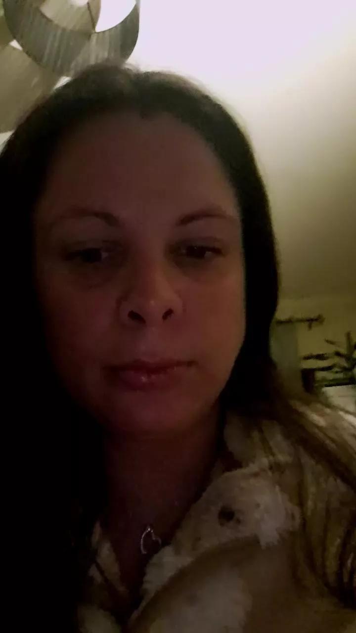 Tininha6968 on Cam4 
