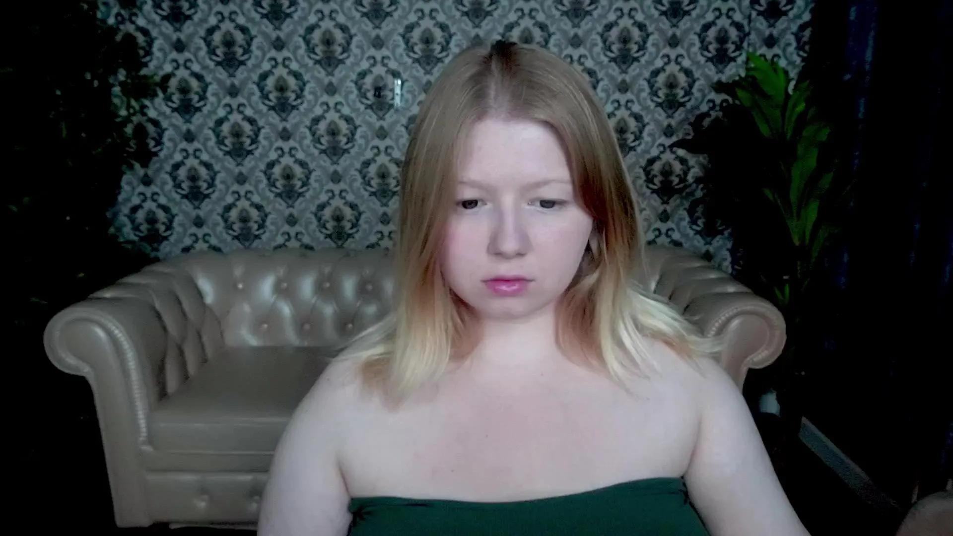 Offline Tinker_Beell on Cam4