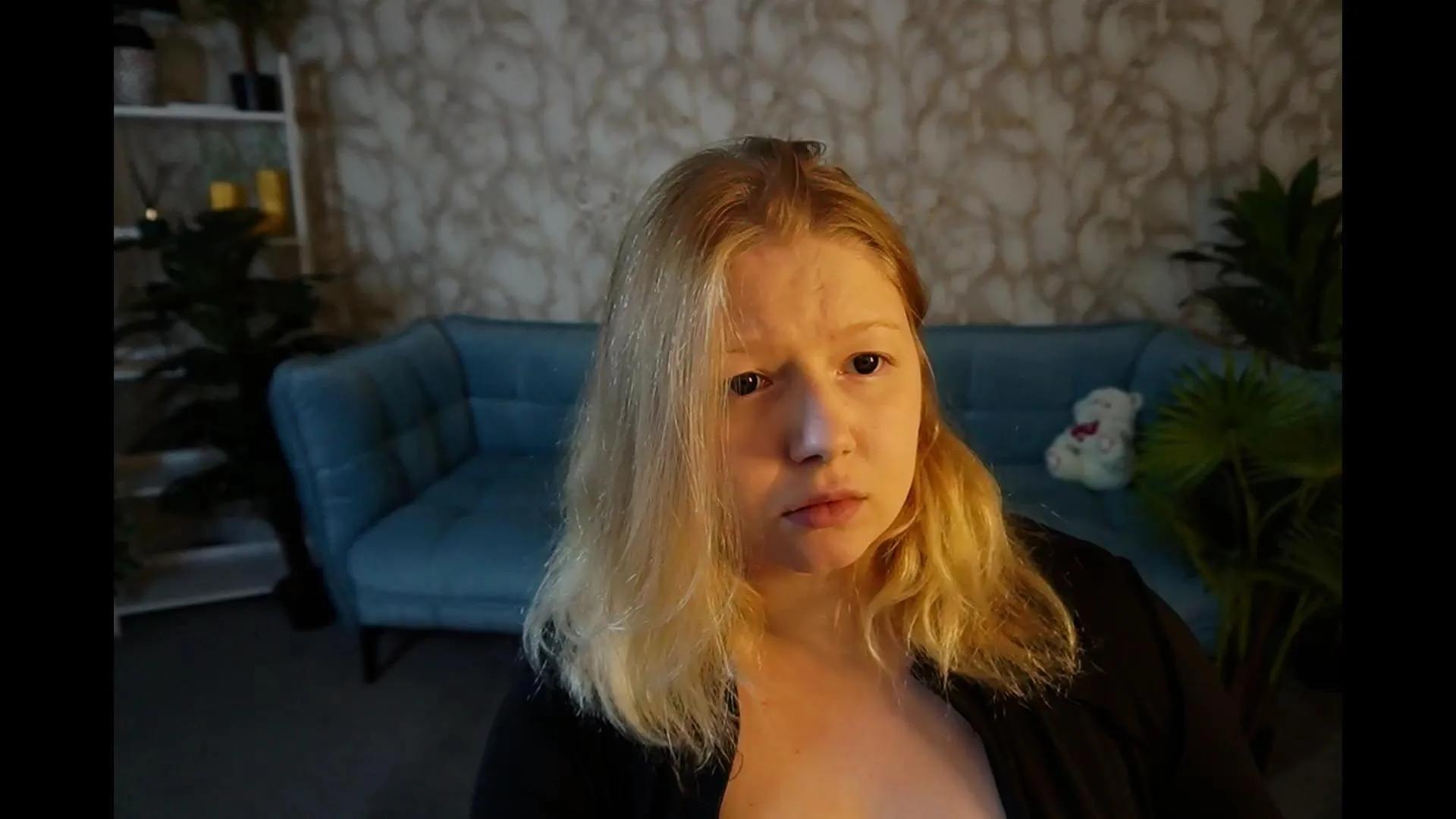 Offline Tinker_Beell on Cam4