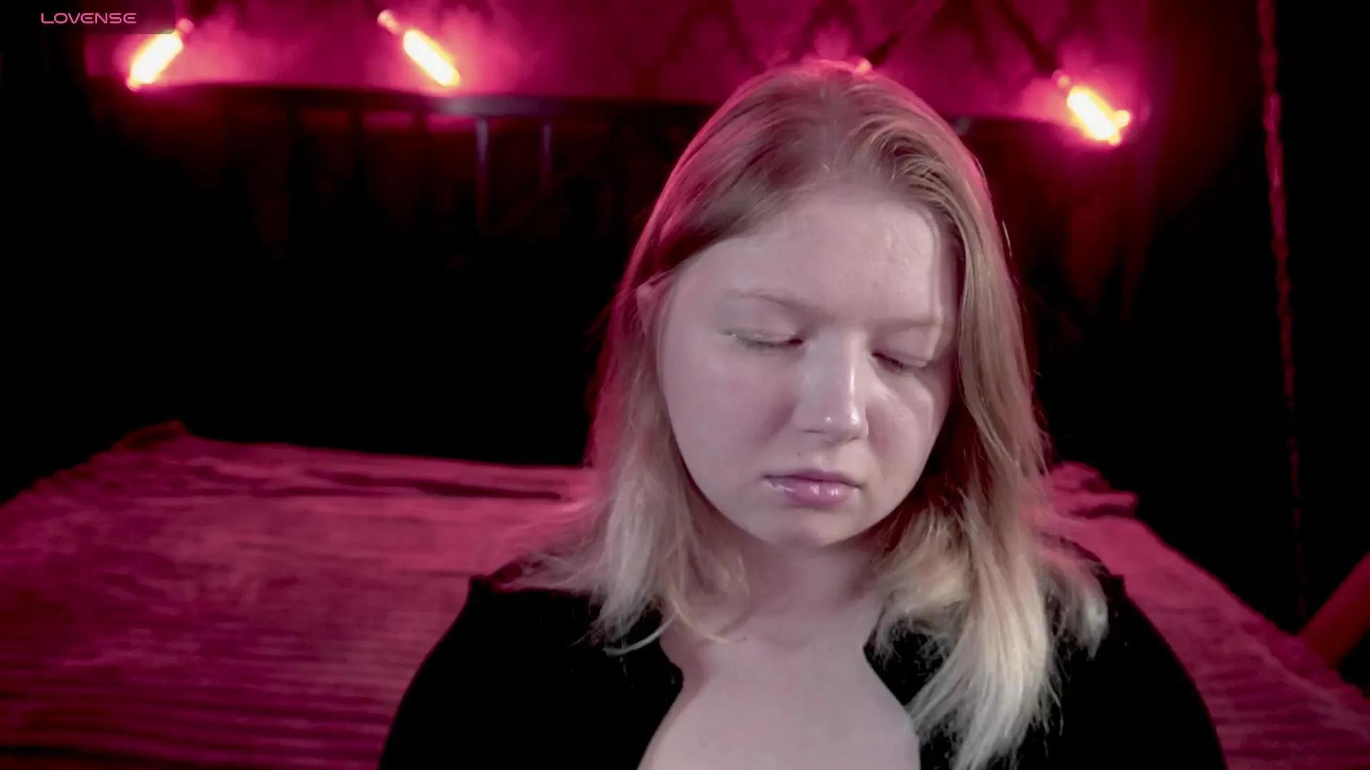 Offline Tinker_Beell on Cam4