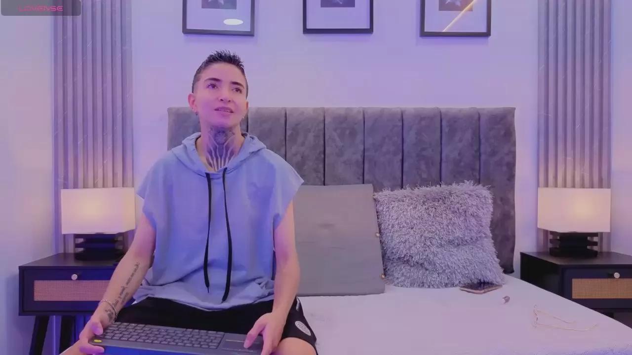 TinnyandCandy on Cam4 