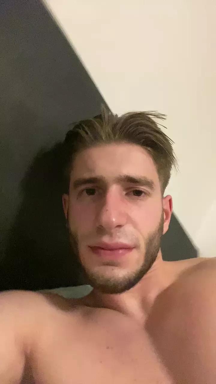 tito6411 on Cam4 