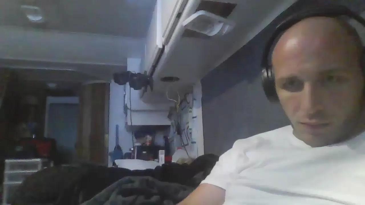 Offline tlew0259 on Cam4