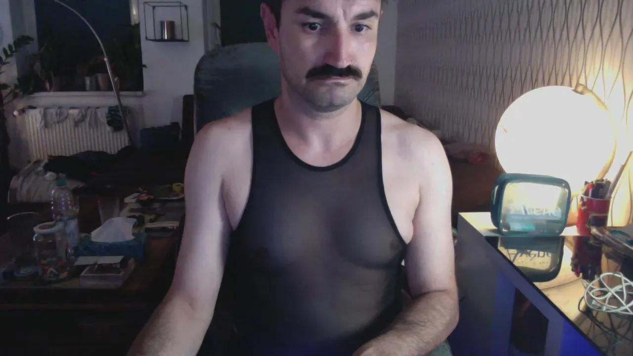 Offline tom0819 on Cam4