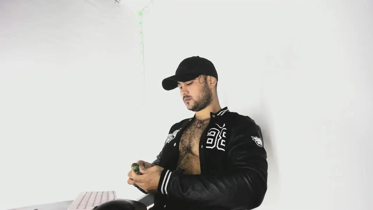 Tommy_Sccot on Cam4 
