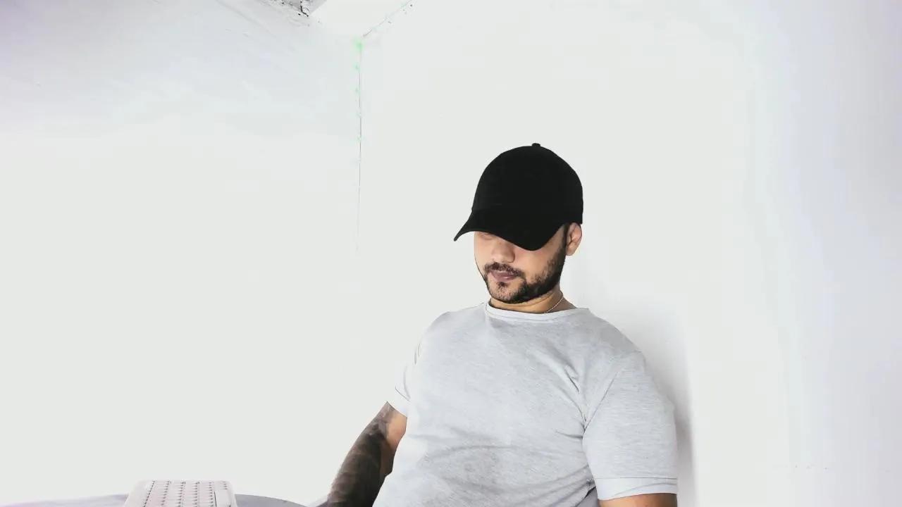 Tommy_Sccot on Cam4 