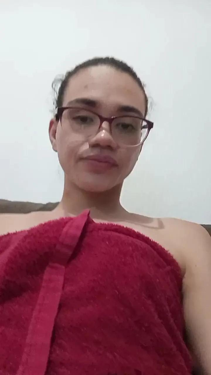 Offline Transputinha83 on Cam4