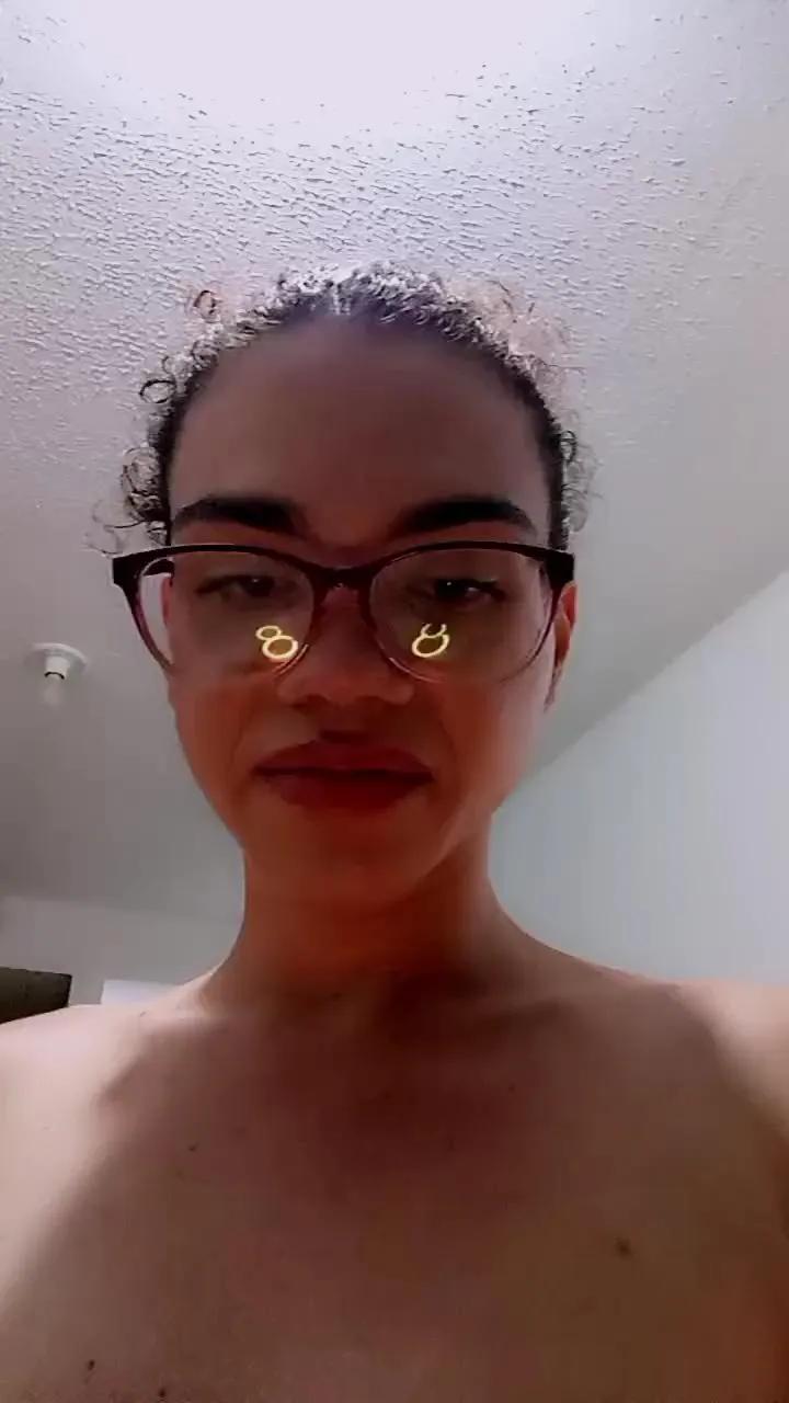 Offline Transputinha83 on Cam4