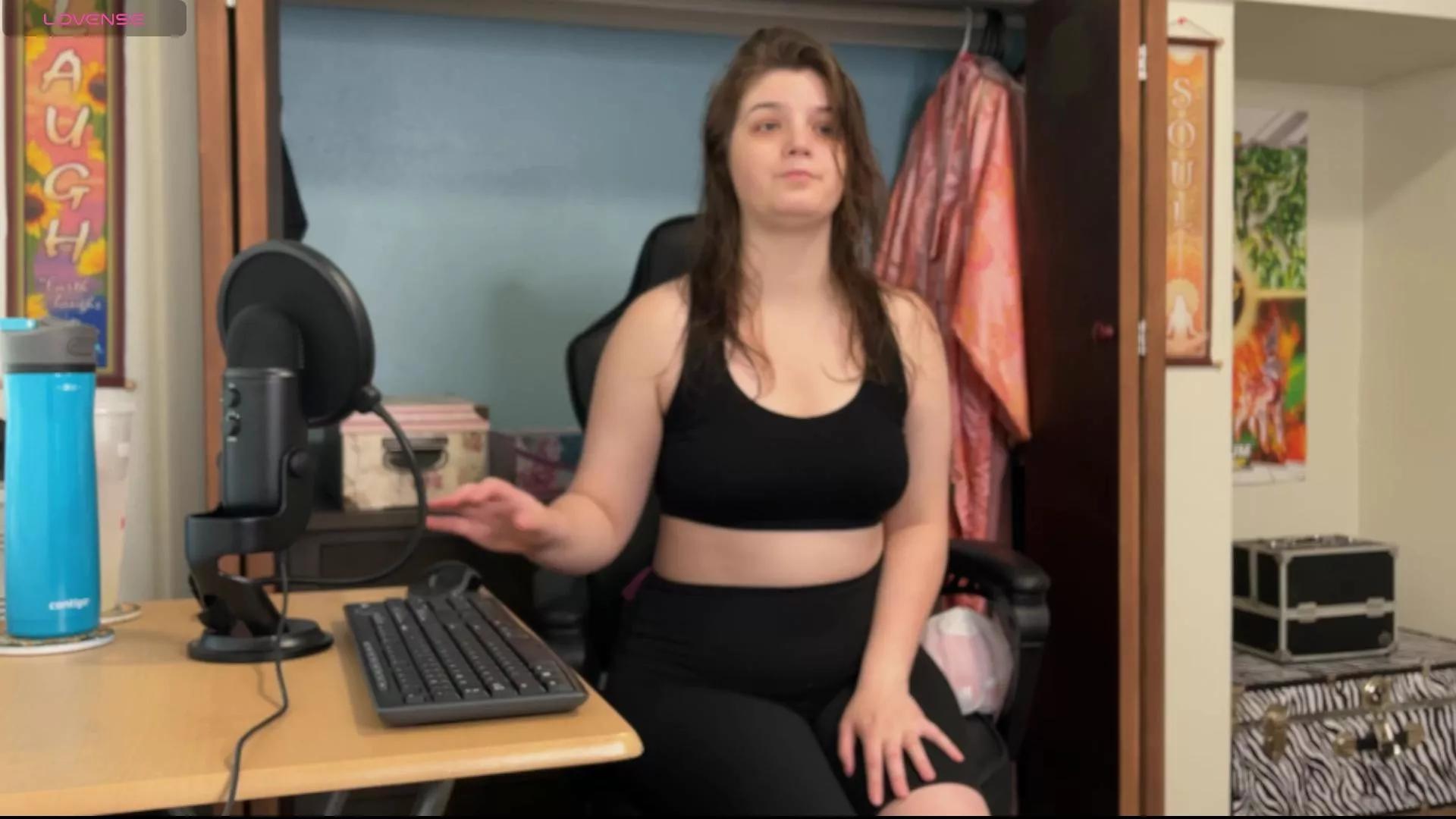 treejeanne on Cam4 