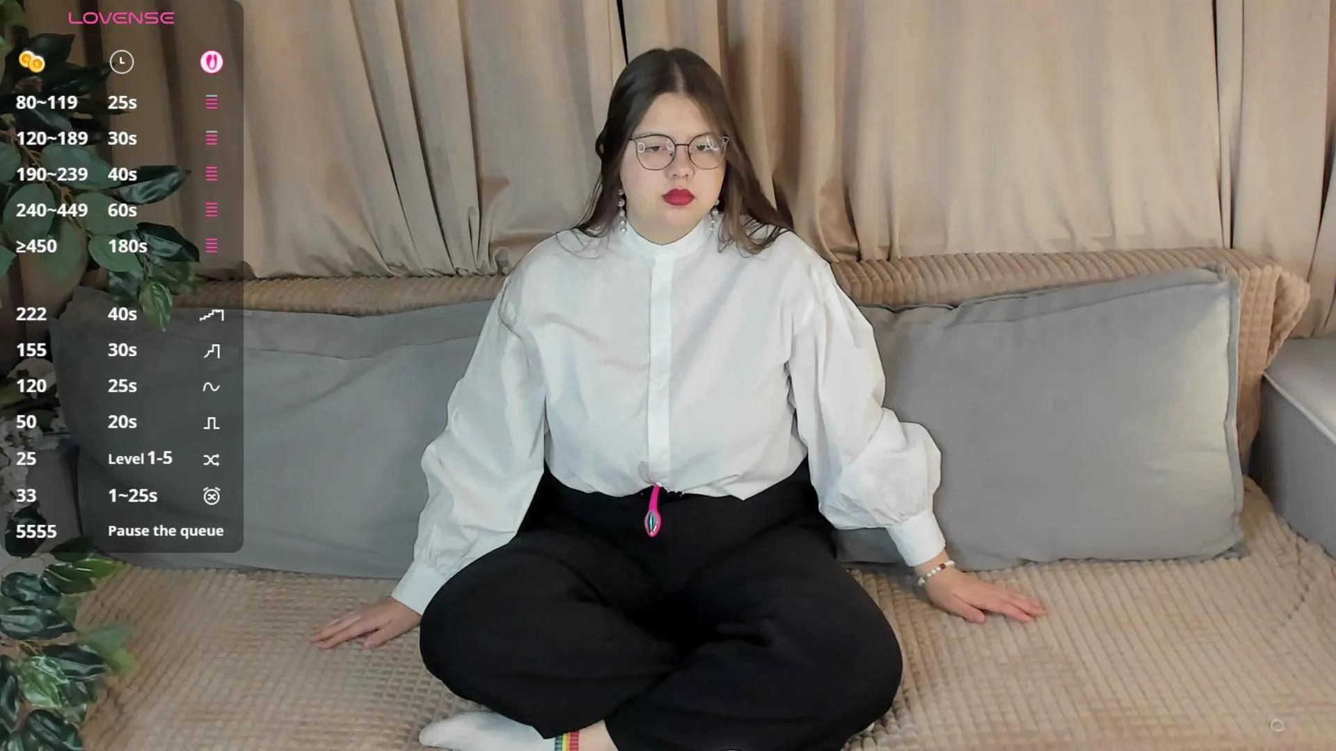 Cam4 TrinityHalphen is Freechat TrinityHalphen —  #femdom #ass #milk #C2C #bigass #armpits