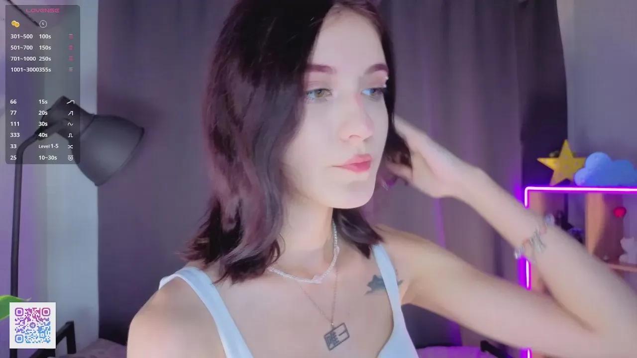 Offline TyishaZier on Cam4