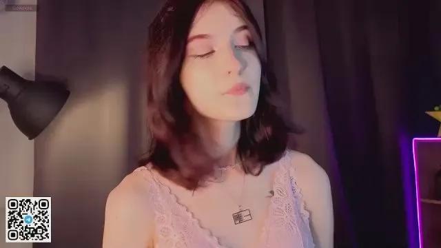 Offline TyishaZier on Cam4