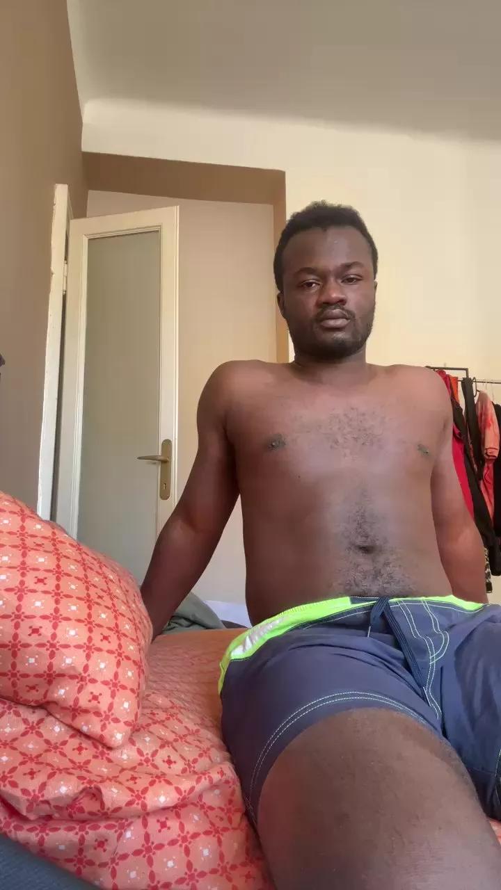 Uccellodauomo on Cam4 