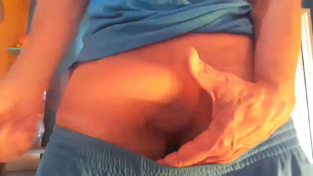 Uncutboy999 on Cam4 