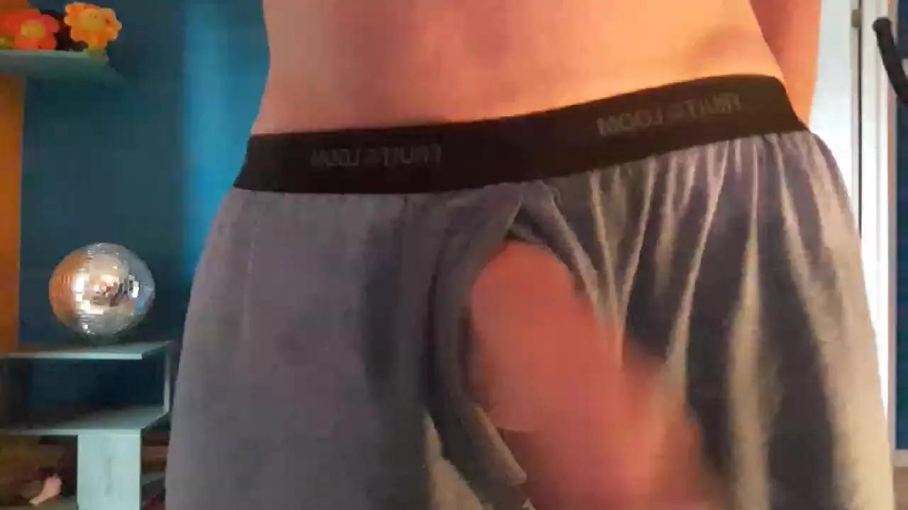 Uncutboy999 on Cam4 