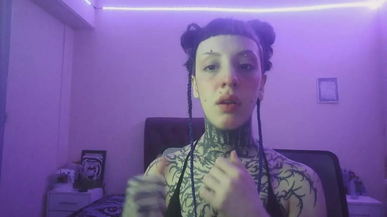 Uwuumu on Cam4 