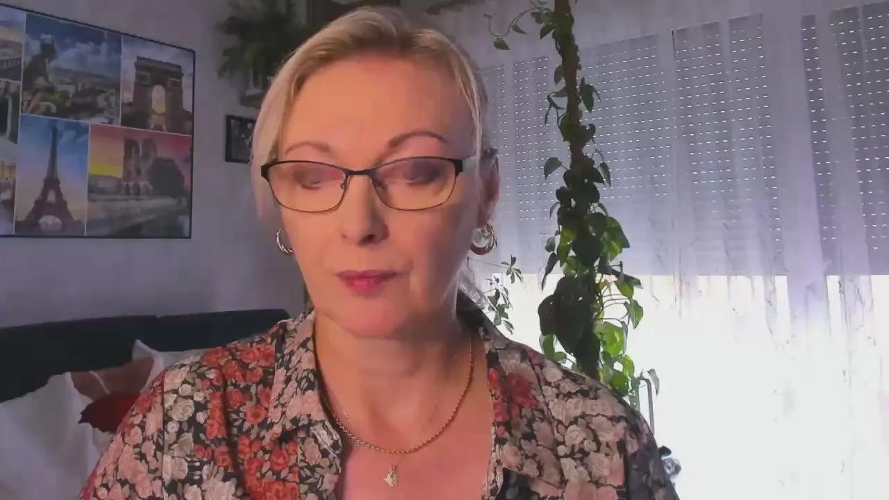 Offline VanessaLUX on Cam4