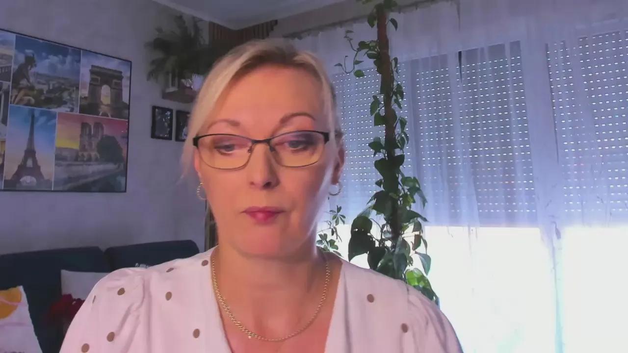 Offline VanessaLUX on Cam4