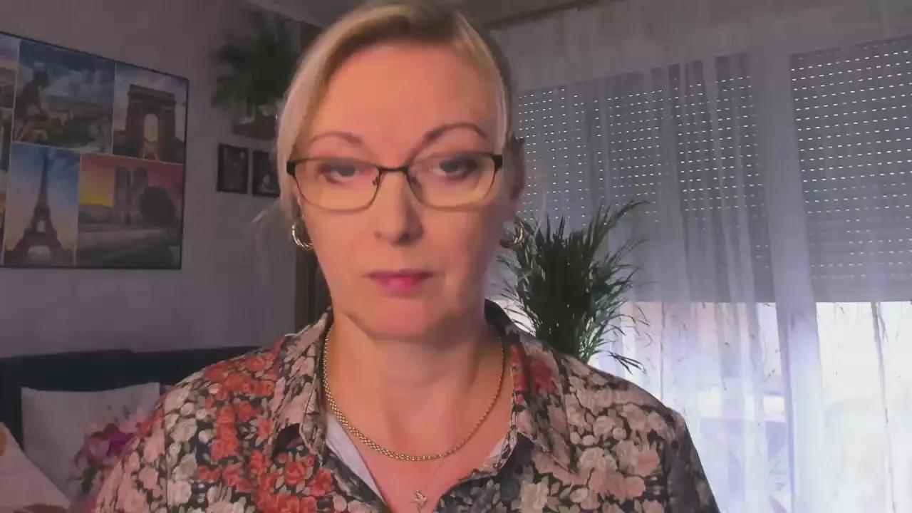 Offline VanessaLUX on Cam4