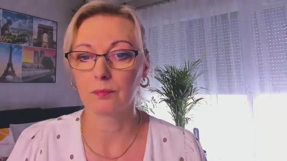 Offline VanessaLUX on Cam4