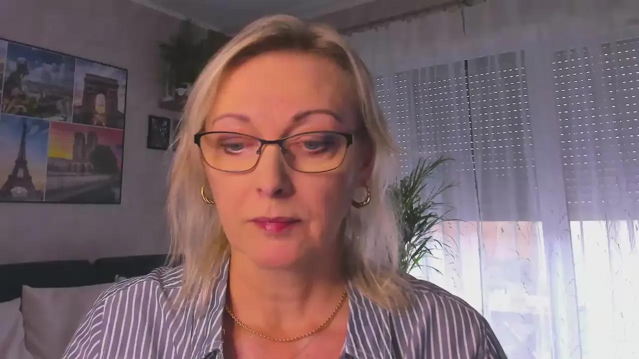 Offline VanessaLUX on Cam4