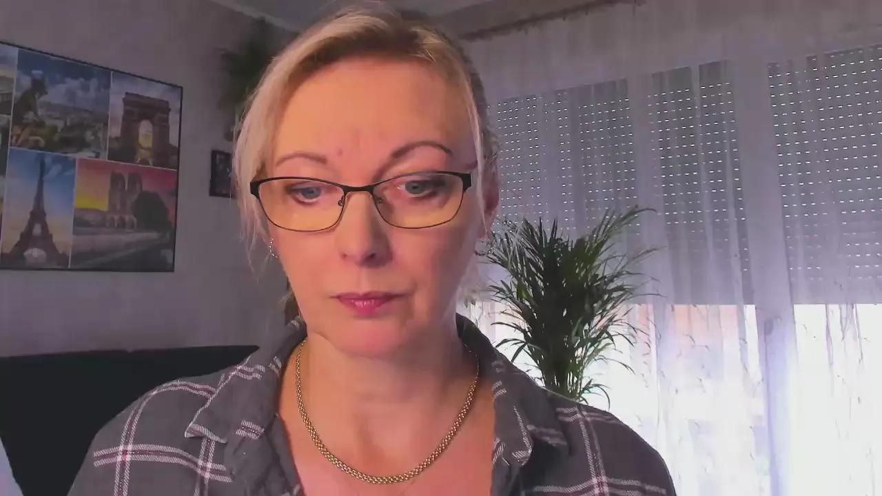 Offline VanessaLUX on Cam4