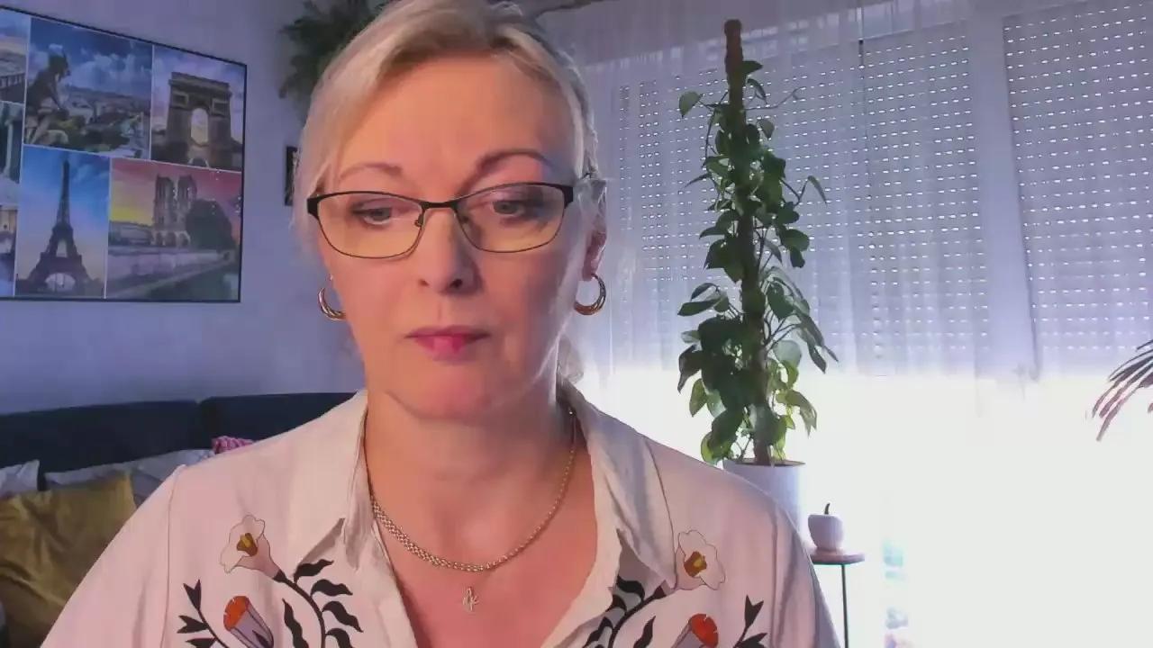 Offline VanessaLUX on Cam4