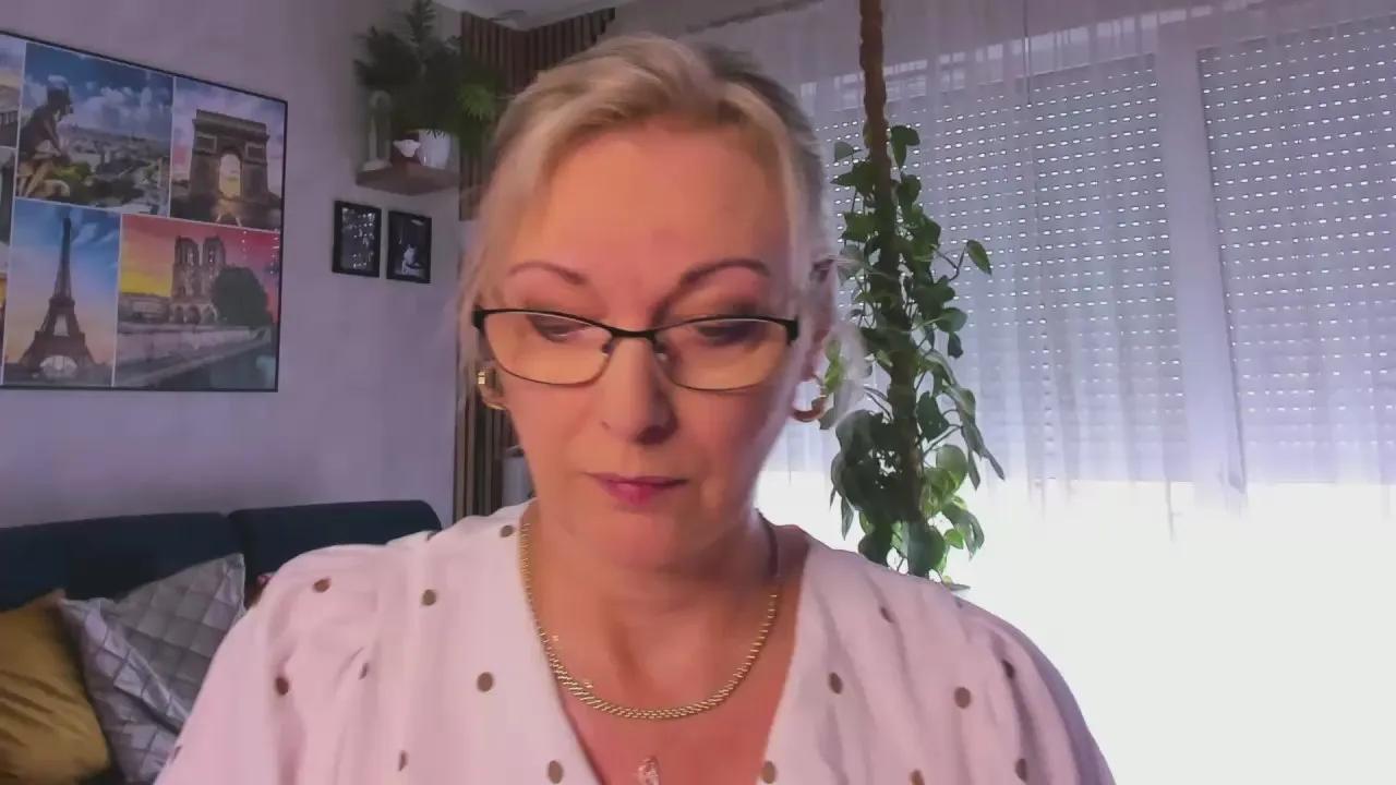 Offline VanessaLUX on Cam4