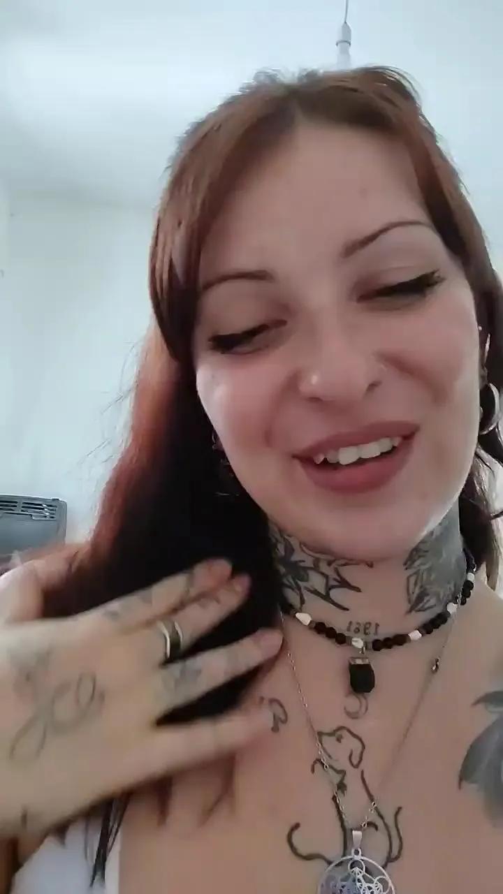 Offline VicGoddess22 on Cam4