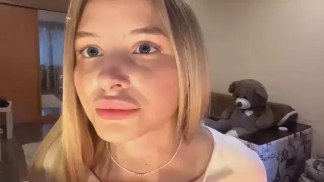 Offline VictoriMystery on Cam4