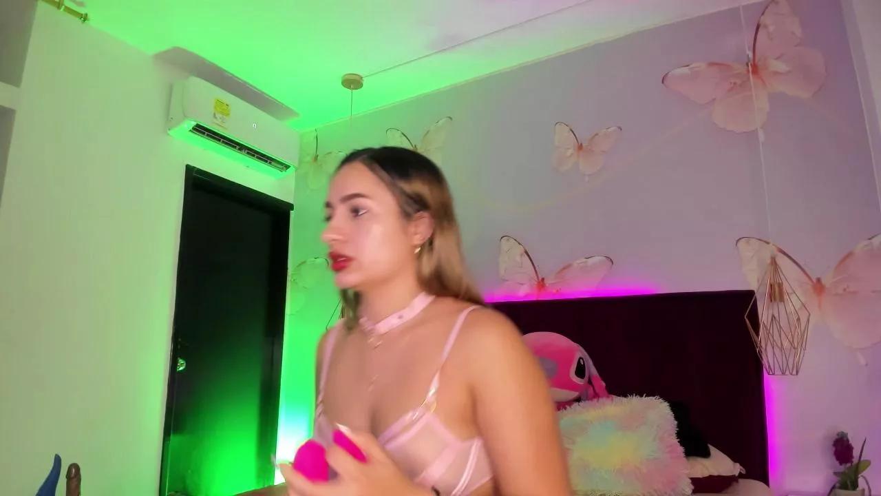 Offline Vivi_prinncess on Cam4