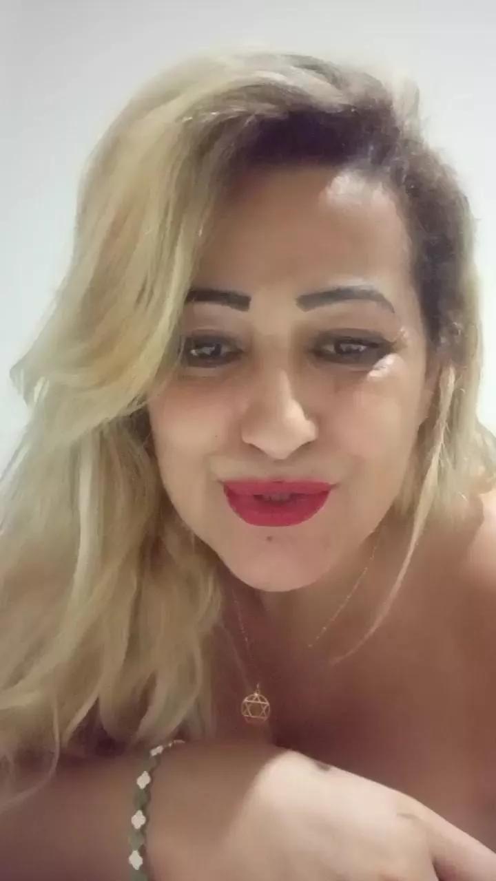 Vivialves on Cam4 