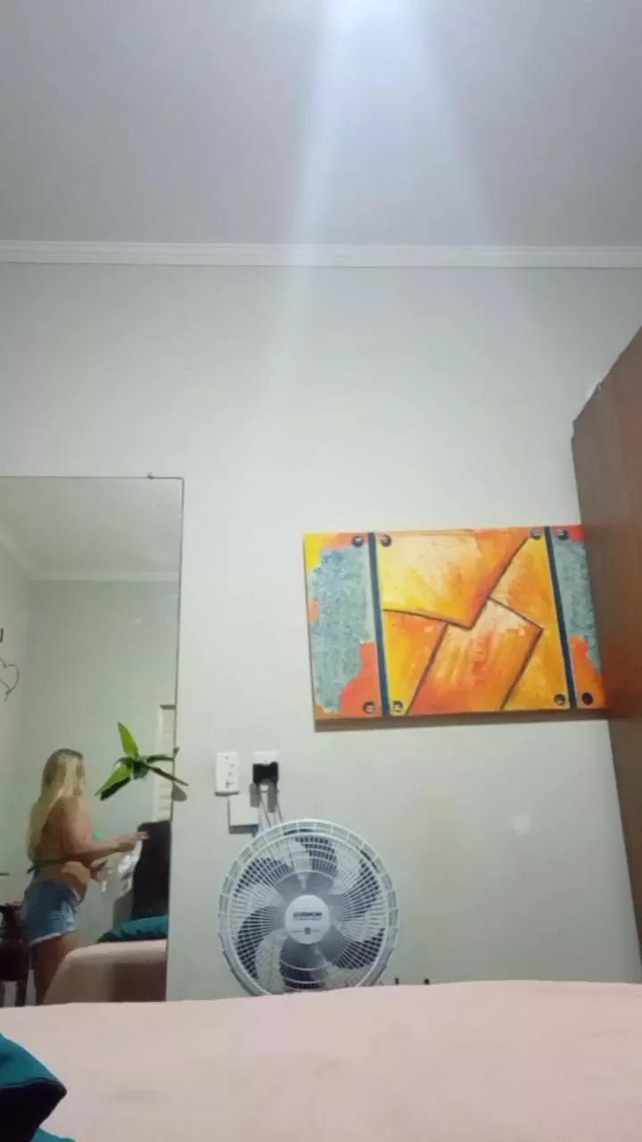 Vivialves on Cam4 