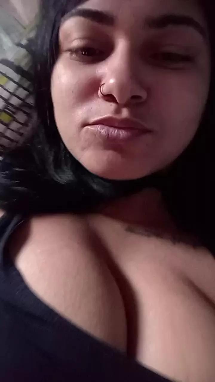 Vivian2606 on Cam4 