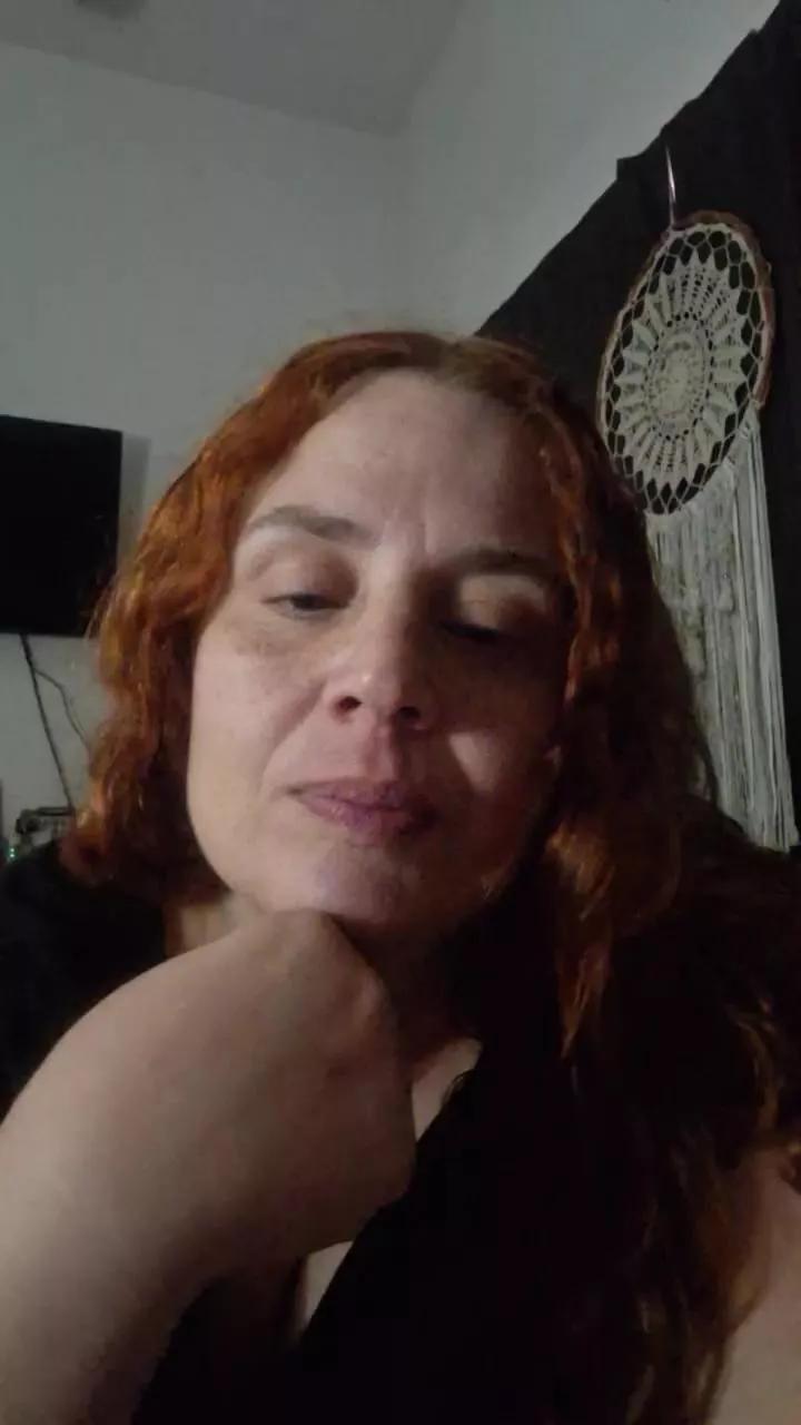 Yaya2065 on Cam4 