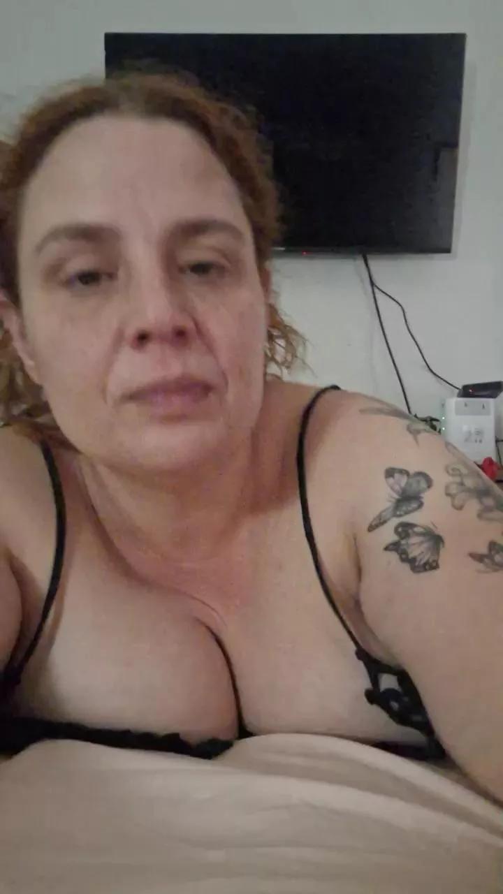 Yaya2065 on Cam4 