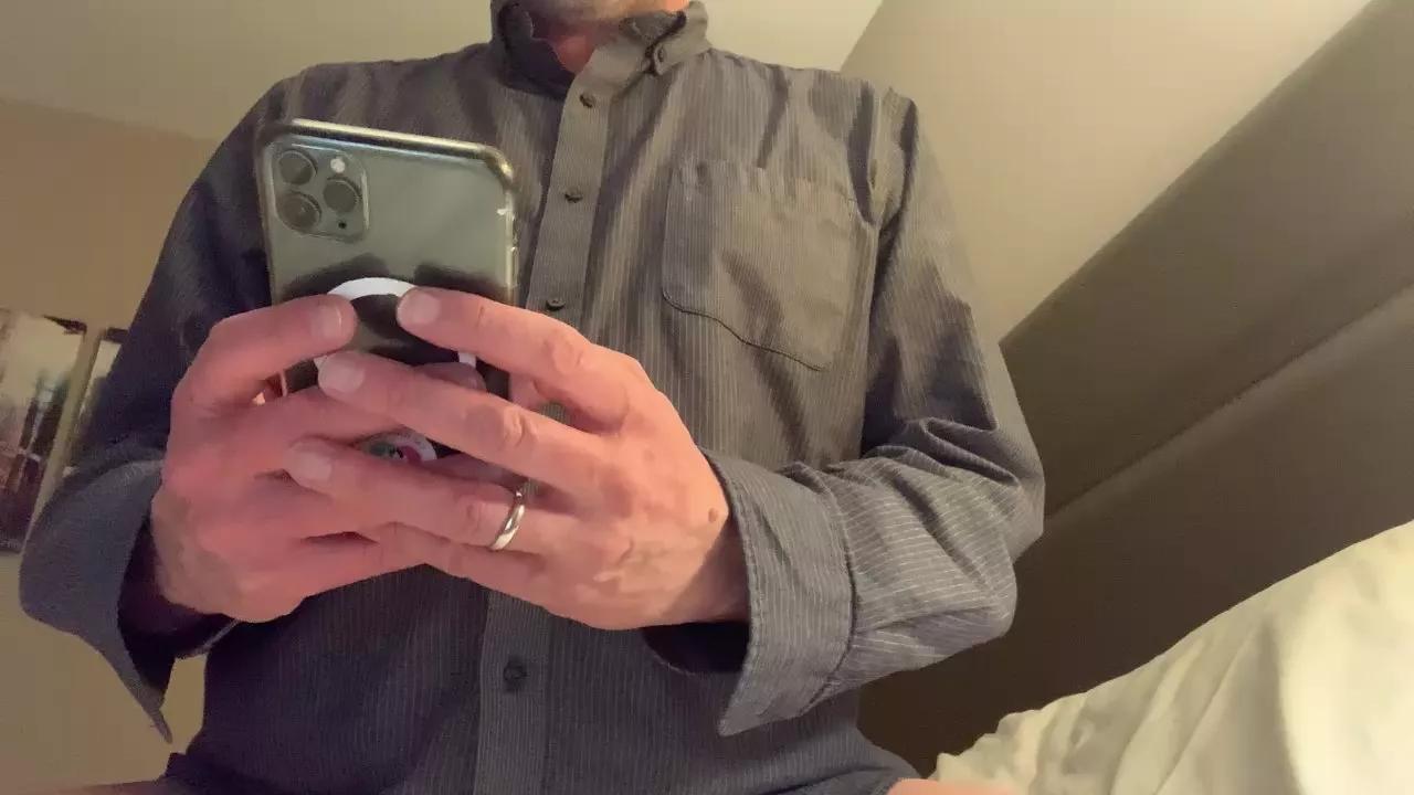 Offline YorkshireDaddy on Cam4