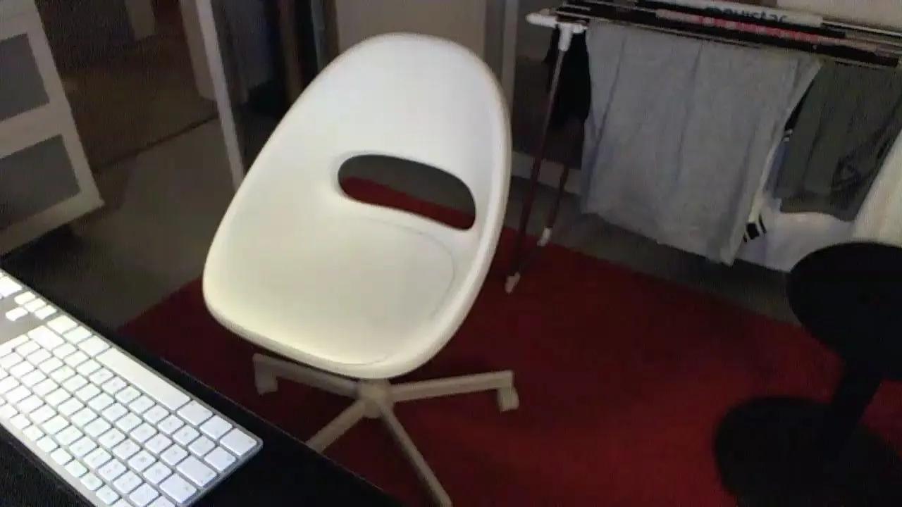 Offline young_slut on Cam4