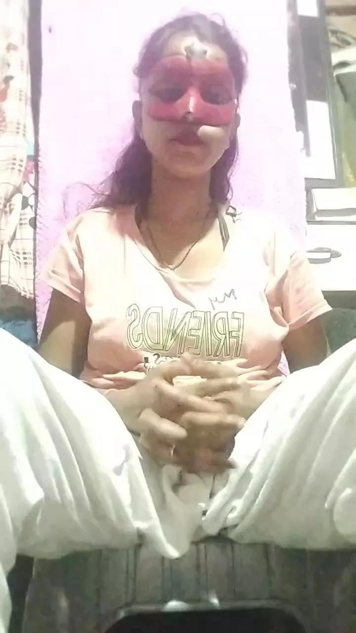 YourSanam on Cam4 