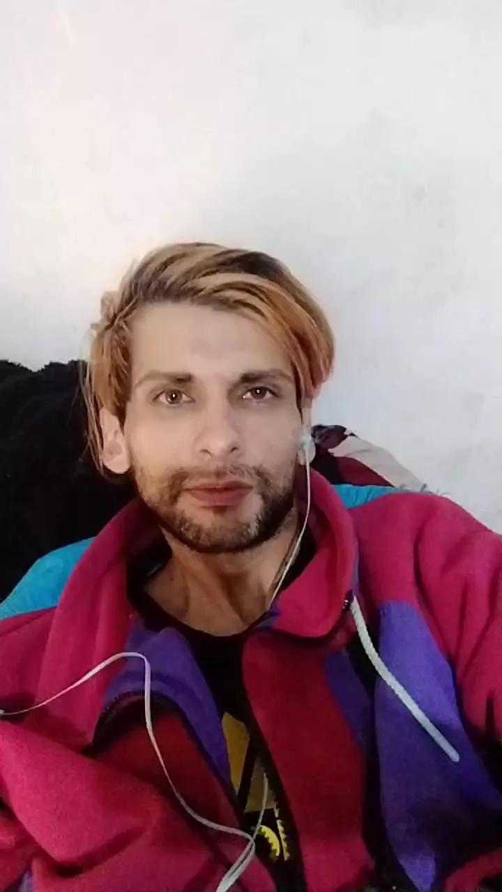 ytum4m4t4mbien on Cam4 