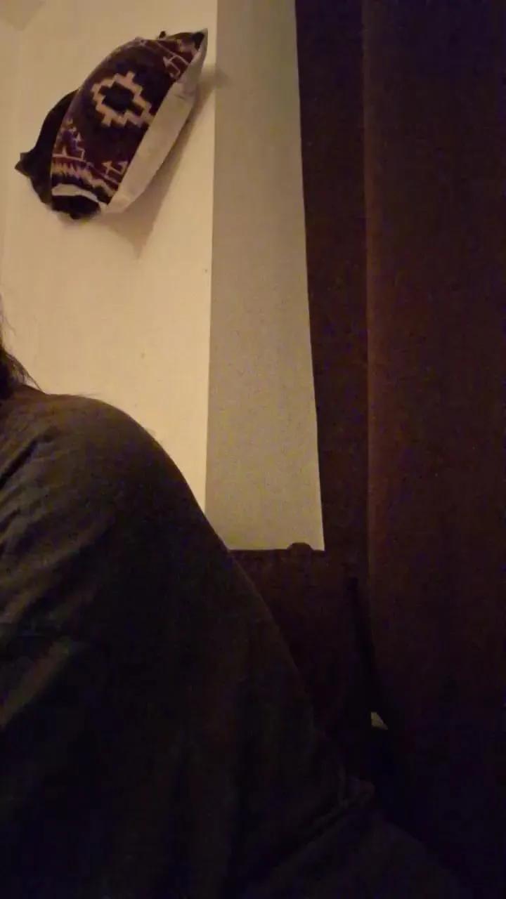 Offline Yuandjavi on Cam4