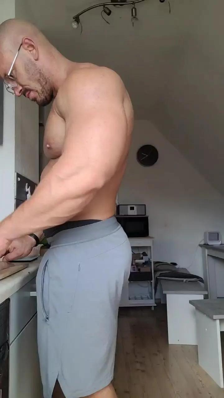 Offline yumyum18 on Cam4